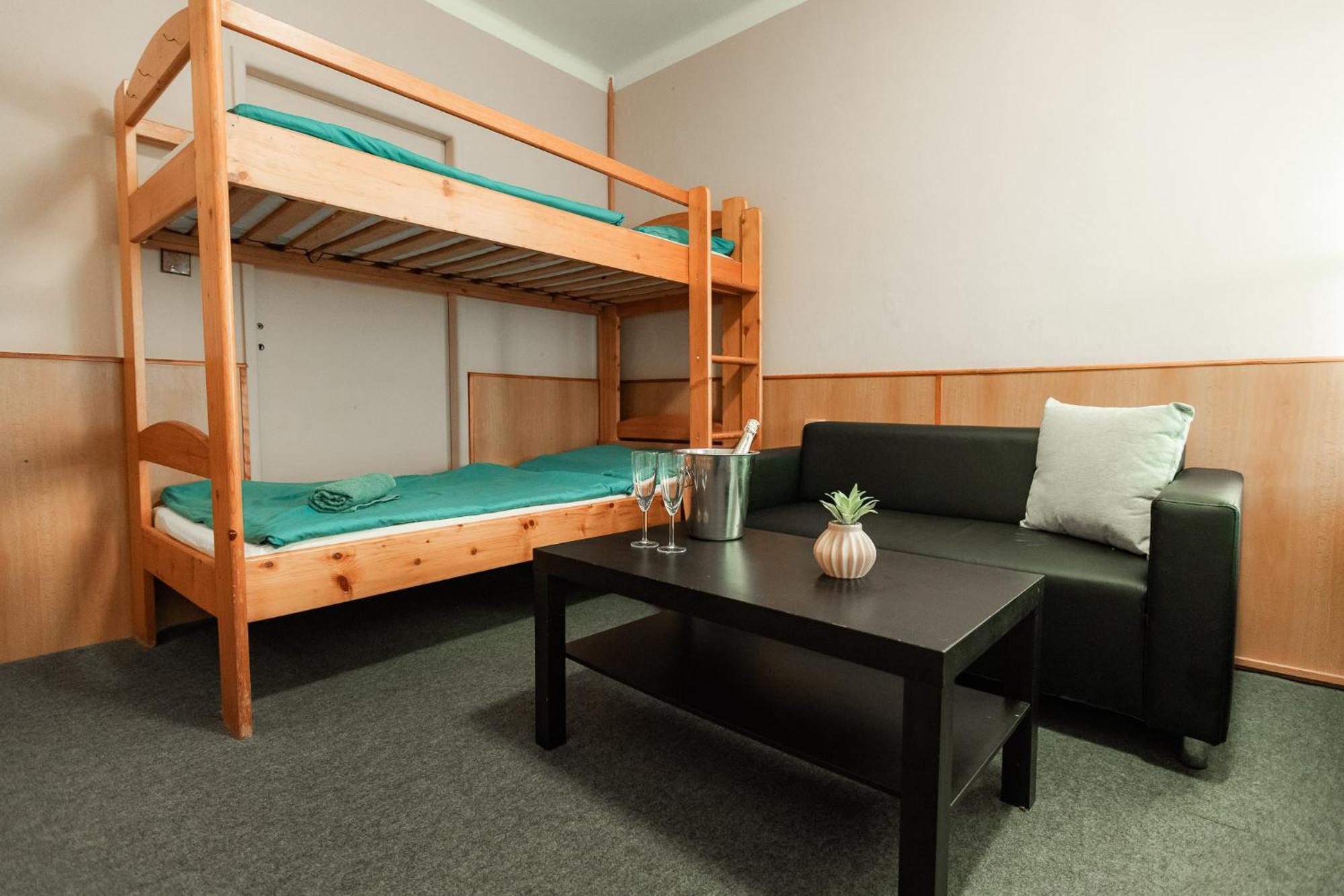 Hotel Rozkos Česká Skalice Quarto foto