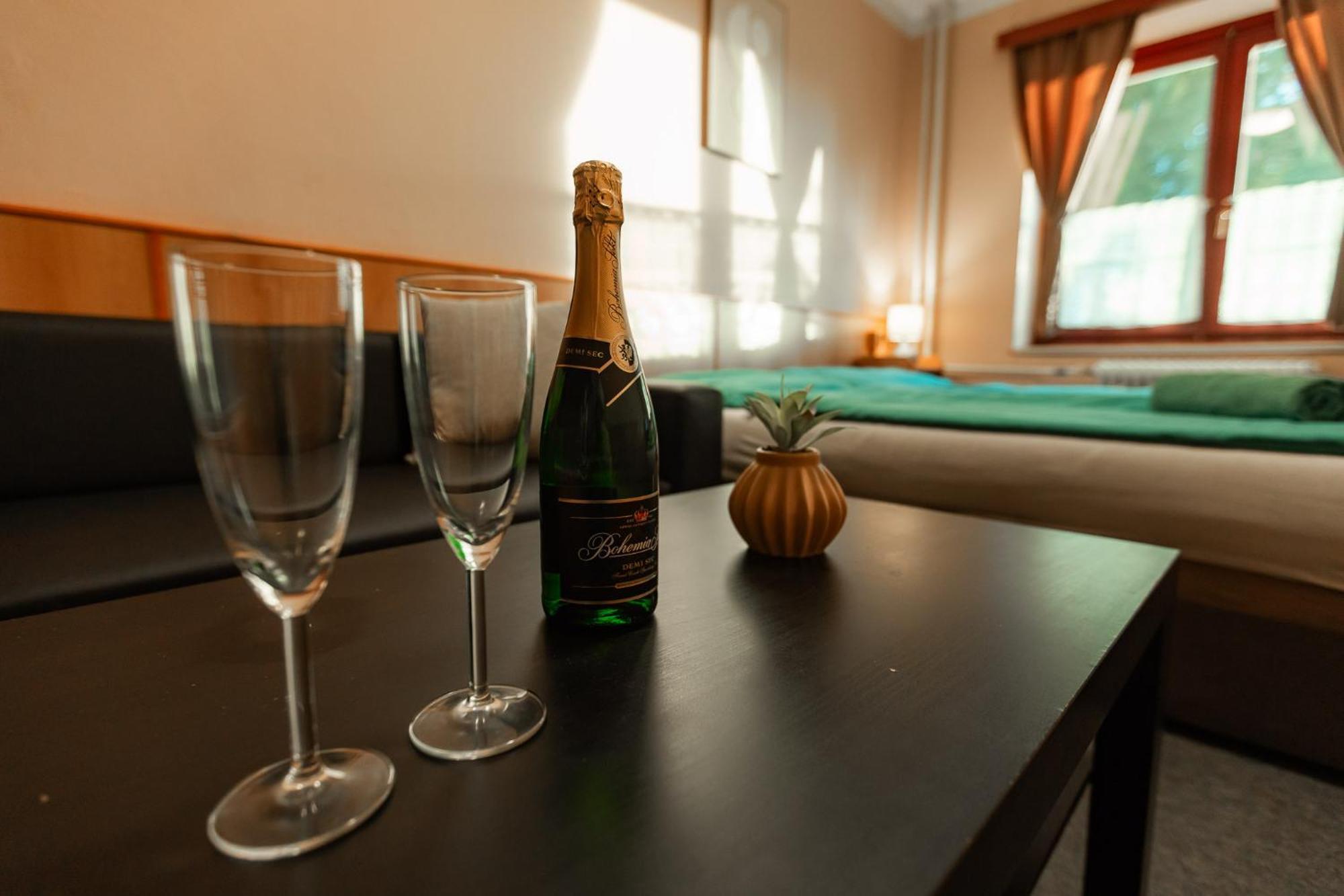 Hotel Rozkos Česká Skalice Quarto foto