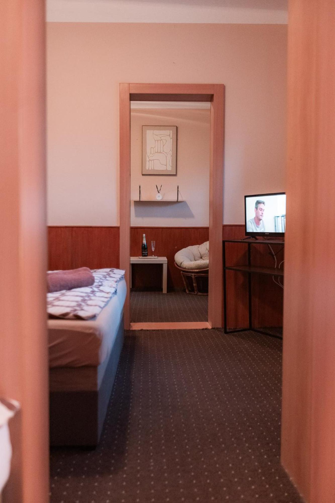 Hotel Rozkos Česká Skalice Quarto foto